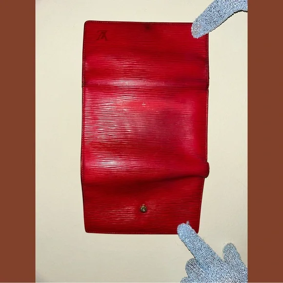 ❤️LOUIS VUITTON RED/CRANBERRY TRIFOLD EPI WALLET❤️ - Picture 8 of 14